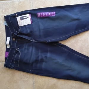 Mid Rose Skinny Levi's w/ Stretch!